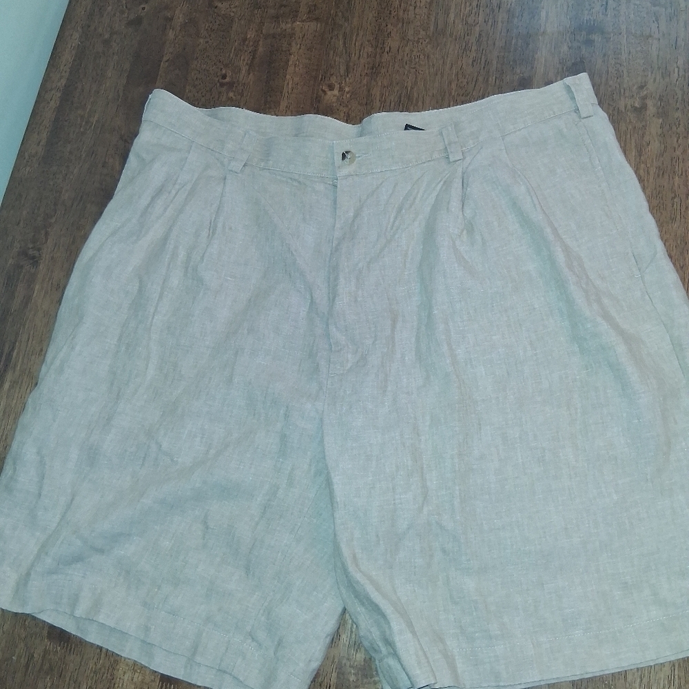 Jos. A Bank Travelers Collectio 100% linen Pleated Chino Shorts 40